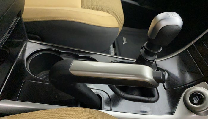 2021 Mahindra XUV500 W7, Diesel, Manual, 52,619 km, Gear Lever