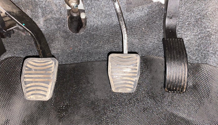 2021 Mahindra XUV500 W7, Diesel, Manual, 52,619 km, Pedals