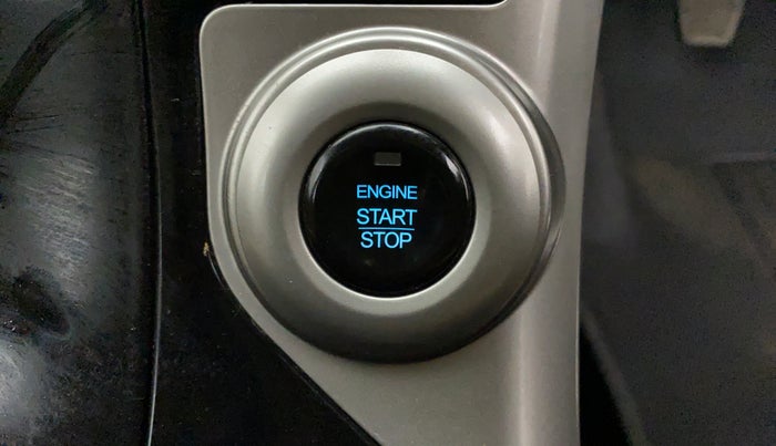 2021 Mahindra XUV500 W7, Diesel, Manual, 52,619 km, Keyless Start/ Stop Button