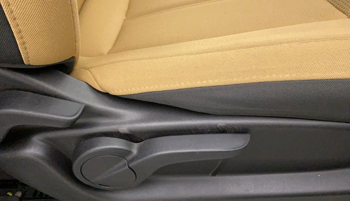 2021 Mahindra XUV500 W7, Diesel, Manual, 52,619 km, Driver Side Adjustment Panel