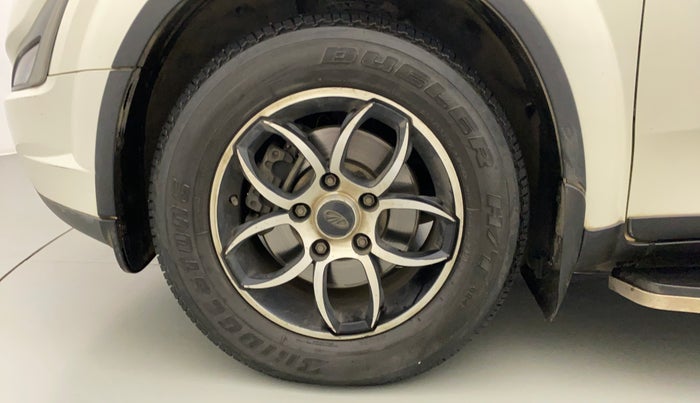 2021 Mahindra XUV500 W7, Diesel, Manual, 52,619 km, Left Front Wheel