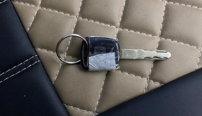 2014 Honda Brio VX MT, Petrol, Manual, 59,917 km, Key Close Up