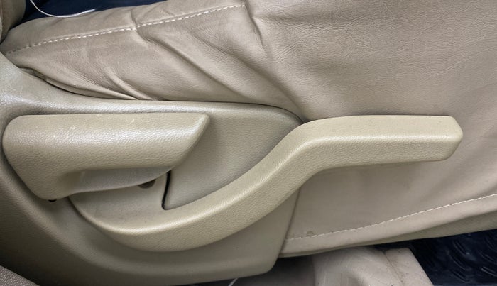 2014 Honda Brio VX MT, Petrol, Manual, 59,917 km, Driver Side Adjustment Panel