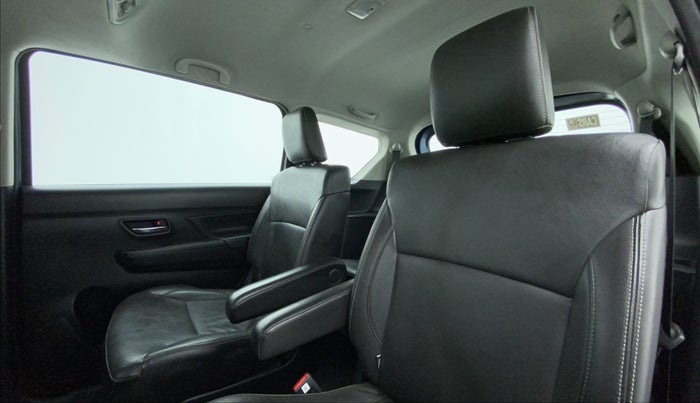 2019 Maruti XL6 ALPHA MT, Petrol, Manual, 29,853 km, Right Side Rear Door Cabin