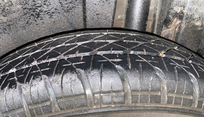 2014 Maruti Swift VDI ABS, Diesel, Manual, 66,950 km, Left Rear Tyre Tread