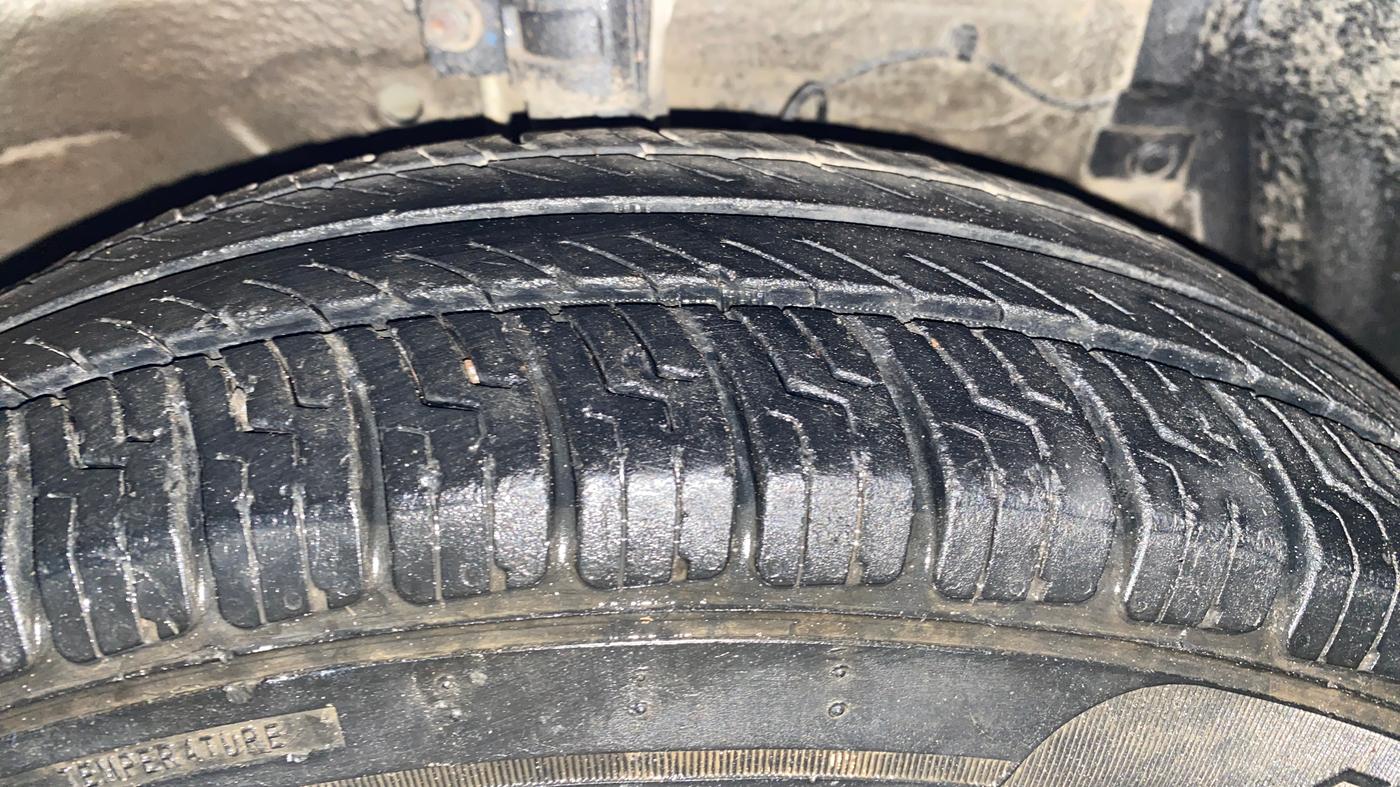 2014 Maruti Swift VDI ABS, Diesel, Manual, 66,445 km, Right Front Tyre Tread