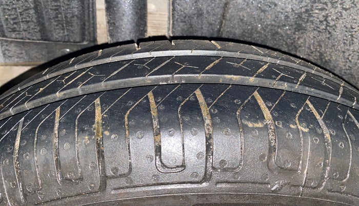 2014 Maruti Swift VDI ABS, Diesel, Manual, 66,950 km, Right Rear Tyre Tread