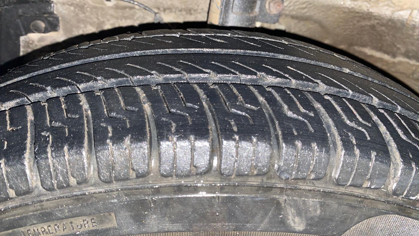 2014 Maruti Swift VDI ABS, Diesel, Manual, 66,445 km, Left Front Tyre Tread