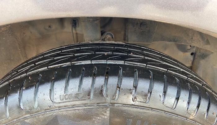 2019 Honda Amaze 1.2L I-VTEC S, Petrol, Manual, 1,05,693 km, Right Front Tyre Tread