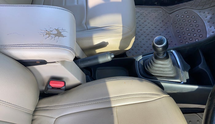 2019 Honda Amaze 1.2L I-VTEC S, Petrol, Manual, 1,05,693 km, Gear Lever