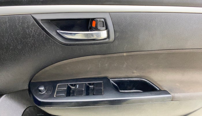 2016 Maruti Swift VXI, CNG, Manual, 85,507 km, Driver Side Door Panels Control