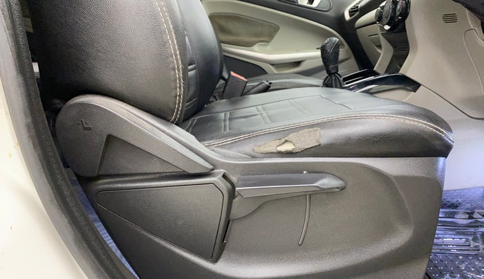 2016 Ford Ecosport TREND 1.5L DIESEL, Diesel, Manual, 1,13,286 km, Driver Side Adjustment Panel