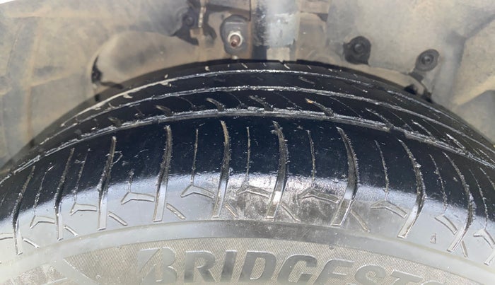 2016 Ford Ecosport TREND 1.5L DIESEL, Diesel, Manual, 1,13,286 km, Right Front Tyre Tread