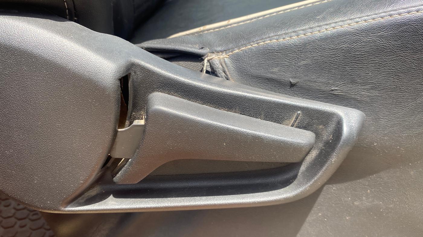 2019 Maruti S PRESSO VXI+, Petrol, Manual, 70,613 km, Driver Side Adjustment Panel