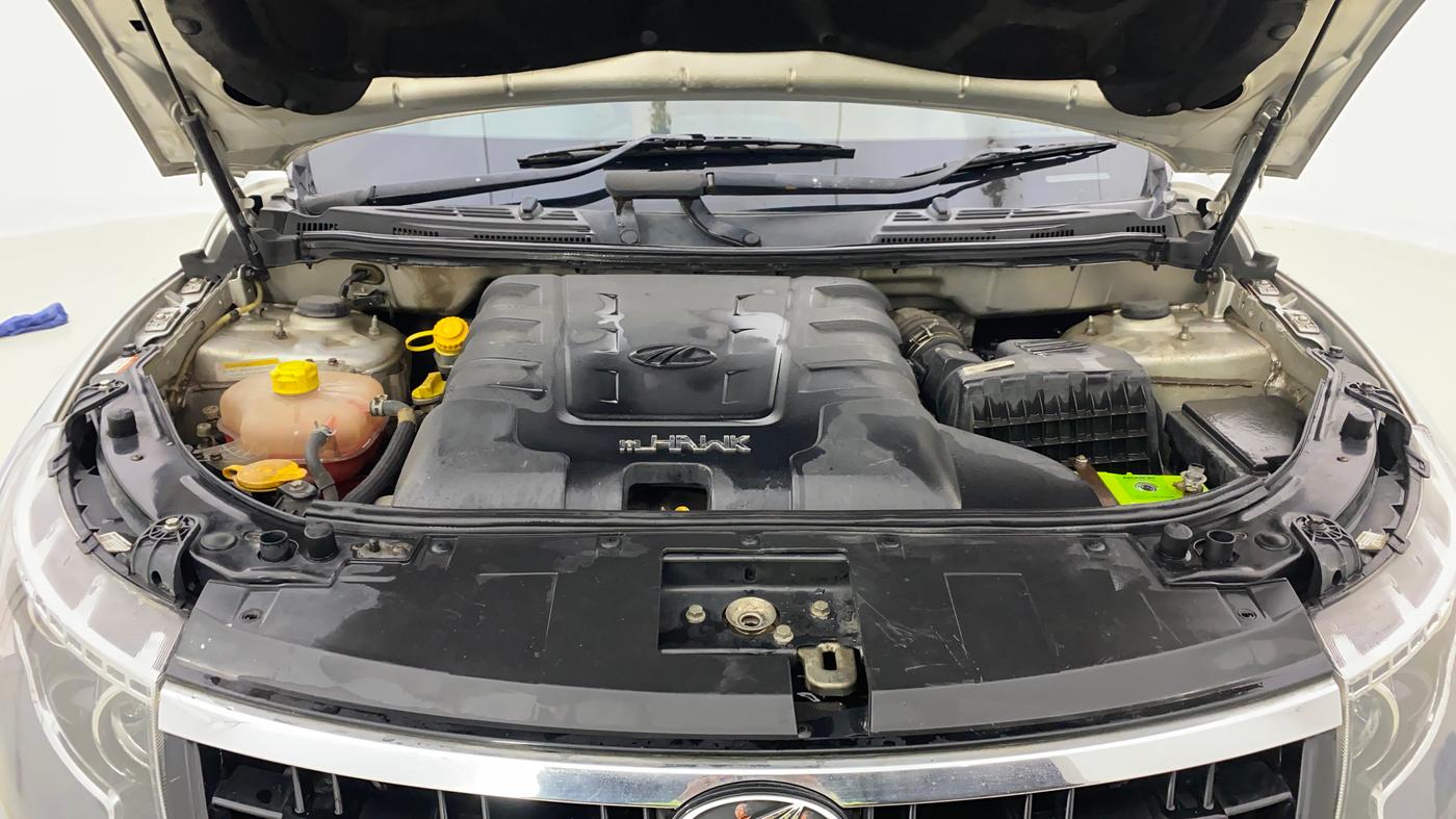 2019 Mahindra XUV500 W11, Diesel, Manual, 1,08,000 km, Engine View