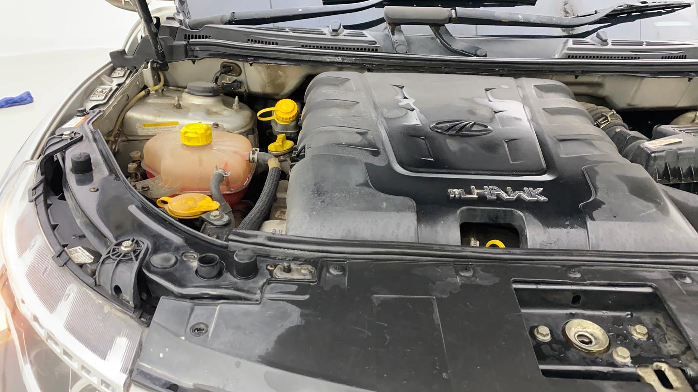 2019 Mahindra XUV500 W11, Diesel, Manual, 1,08,000 km, Engine View - Right