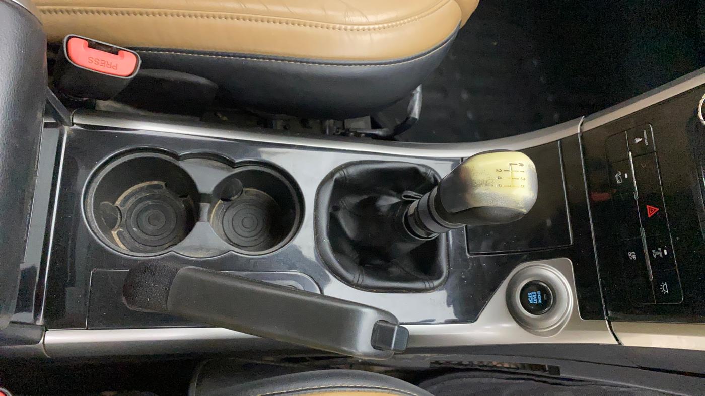 2019 Mahindra XUV500 W11, Diesel, Manual, 1,08,000 km, Gear Lever