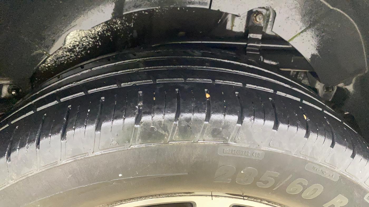 2019 Mahindra XUV500 W11, Diesel, Manual, 1,08,000 km, Left Rear Tyre Tread