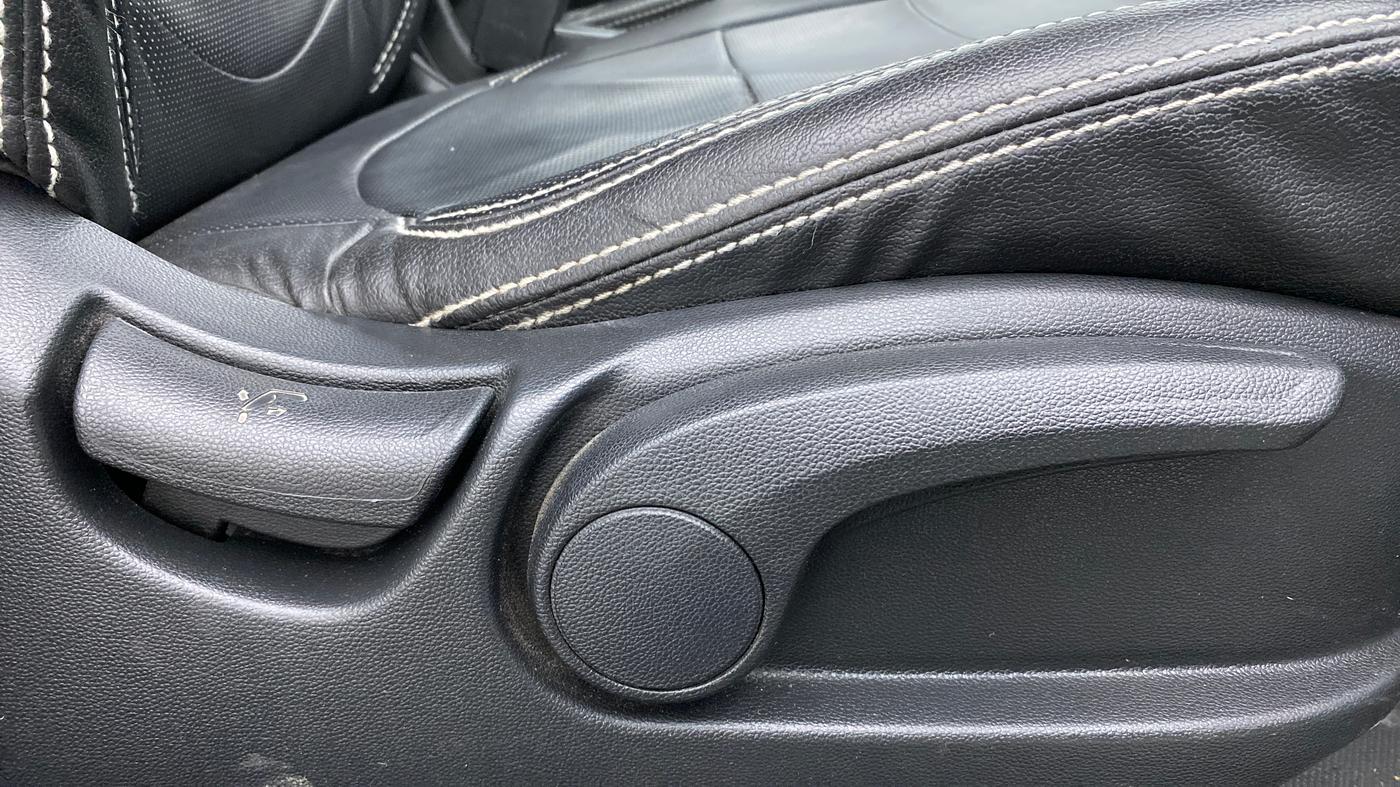 2019 Hyundai Creta 1.6 SX VTVT, Petrol, Manual, 80,066 km, Driver Side Adjustment Panel