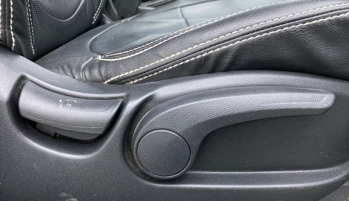 2019 Hyundai Creta 1.6 SX VTVT, Petrol, Manual, 80,066 km, Driver Side Adjustment Panel
