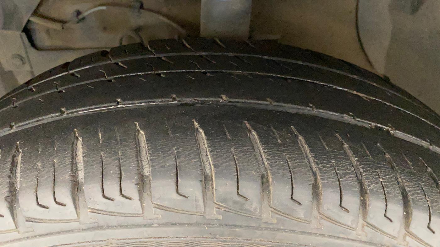2017 Maruti Vitara Brezza LDI (O), Diesel, Manual, 48,826 km, Left Front Tyre Tread