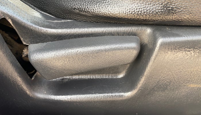 2019 Maruti Alto K10 VXI, Petrol, Manual, 35,115 km, Driver Side Adjustment Panel