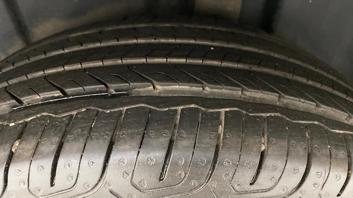 2022 Skoda SLAVIA STYLE 1.0 TSI AT, Petrol, Automatic, 2,986 km, Left Rear Tyre Tread