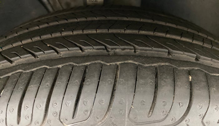 2022 Skoda SLAVIA STYLE 1.0 TSI AT, Petrol, Automatic, 2,986 km, Right Front Tyre Tread