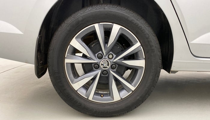2022 Skoda SLAVIA STYLE 1.0 TSI AT, Petrol, Automatic, 2,986 km, Right Rear Wheel