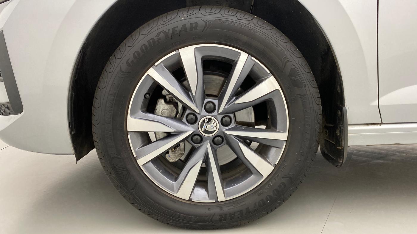 2022 Skoda SLAVIA STYLE 1.0 TSI AT, Petrol, Automatic, 2,986 km, Left Front Wheel