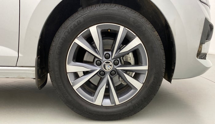 2022 Skoda SLAVIA STYLE 1.0 TSI AT, Petrol, Automatic, 2,986 km, Right Front Wheel