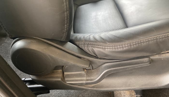 2022 Honda Amaze 1.2L I-VTEC S, Petrol, Manual, 35,120 km, Driver Side Adjustment Panel