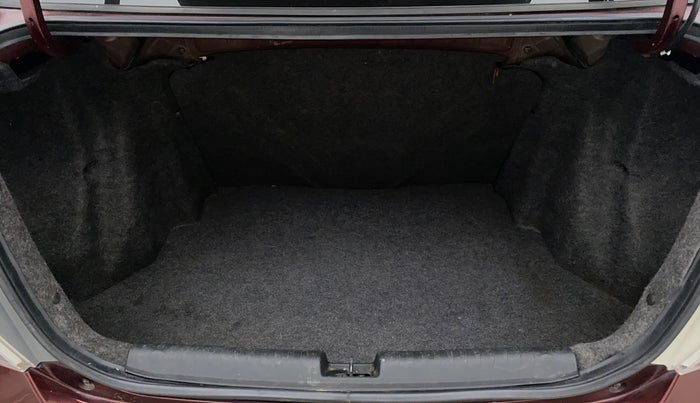 2013 Honda Amaze 1.2 SMT I VTEC, Petrol, Manual, 92,611 km, Boot Inside