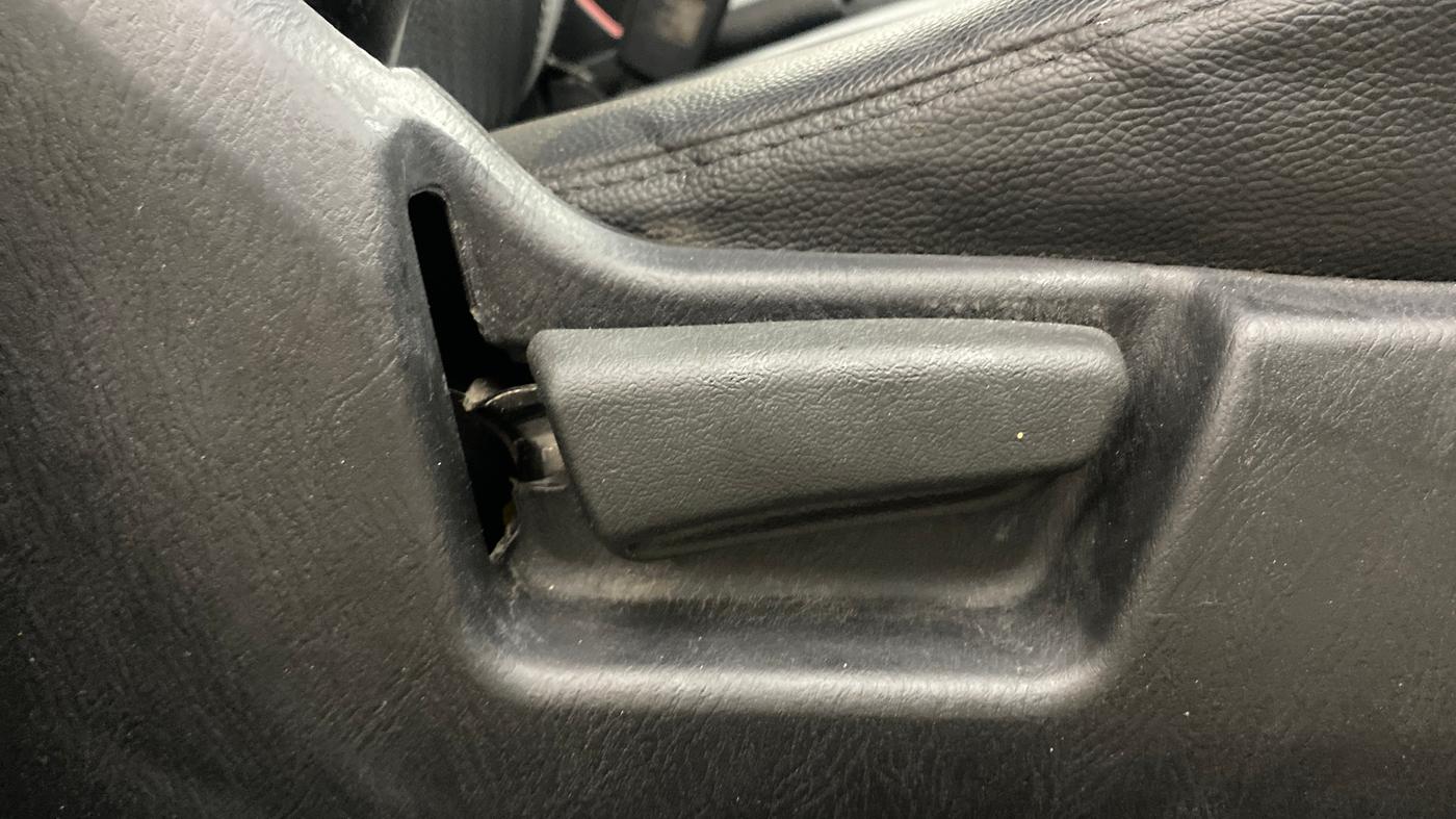 2022 Maruti Alto LXI O, Petrol, Manual, 44,191 km, Driver Side Adjustment Panel