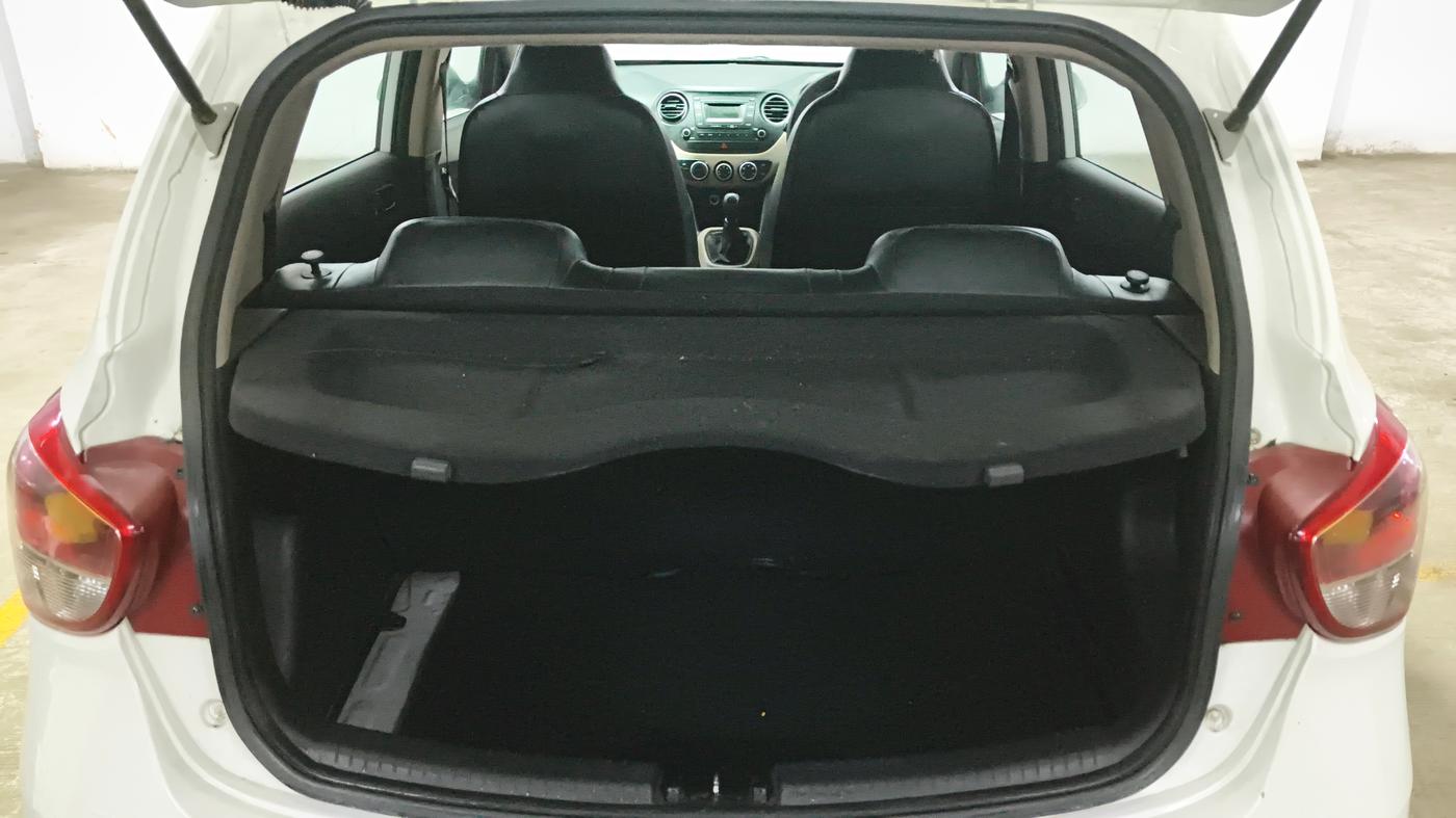 2019 Hyundai Grand i10 MAGNA 1.2 KAPPA VTVT, Petrol, Manual, 74,831 km, Boot Inside