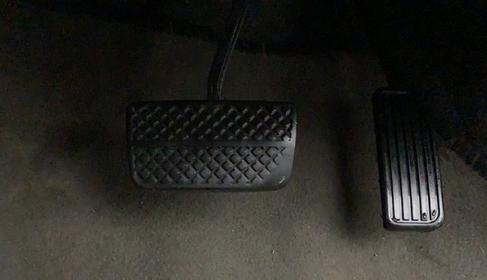 2017 Honda Brio VX AT, Petrol, Automatic, 32,522 km, Pedals