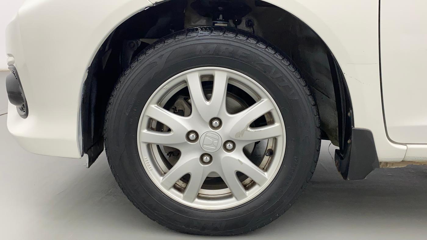 2017 Honda Brio VX AT, Petrol, Automatic, 32,522 km, Left Front Wheel