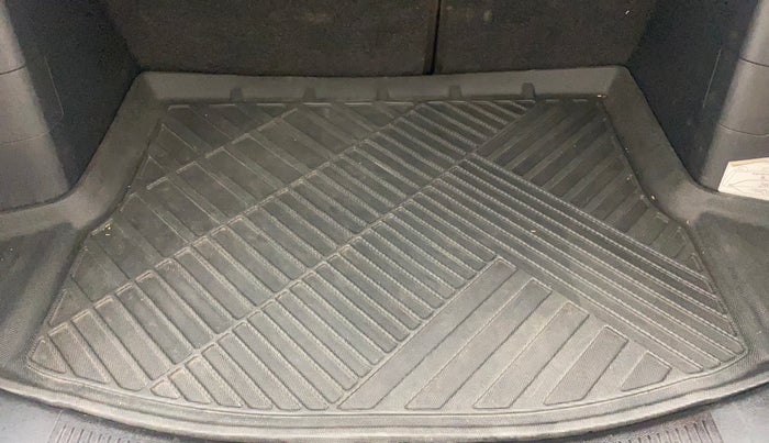 2021 Maruti S Cross ZETA 1.5, Petrol, Manual, 1,10,890 km, Boot Inside