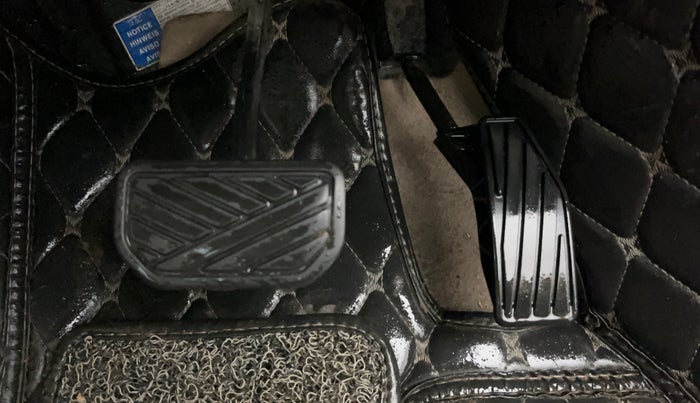 2018 Maruti Dzire VXI AMT, Petrol, Automatic, 69,580 km, Pedals