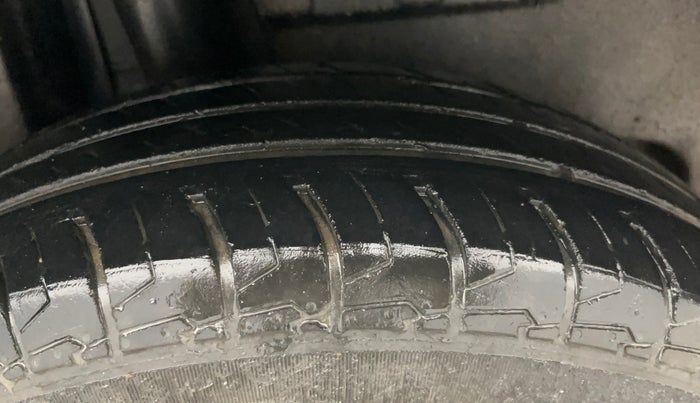 2018 Maruti Dzire VXI AMT, Petrol, Automatic, 69,580 km, Right Rear Tyre Tread