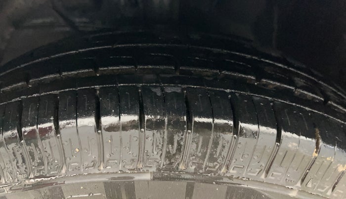 2018 Maruti Dzire VXI AMT, Petrol, Automatic, 69,580 km, Left Front Tyre Tread