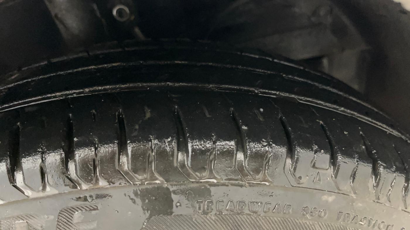 2018 Maruti Dzire VXI AMT, Petrol, Automatic, 69,580 km, Right Front Tyre Tread