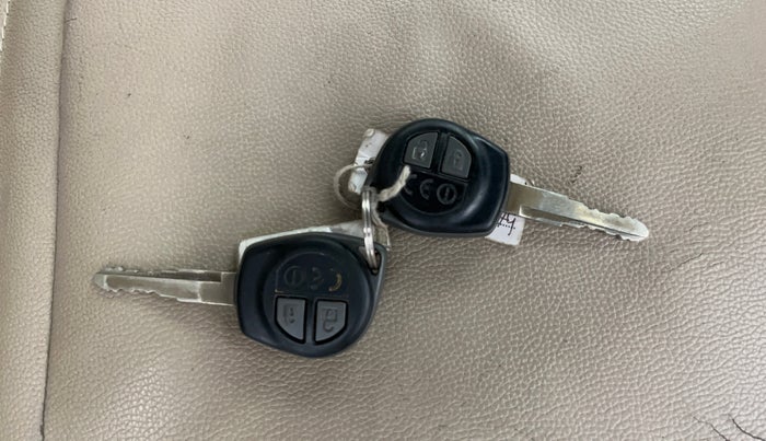 2018 Maruti Dzire VXI AMT, Petrol, Automatic, 69,580 km, Key Close Up