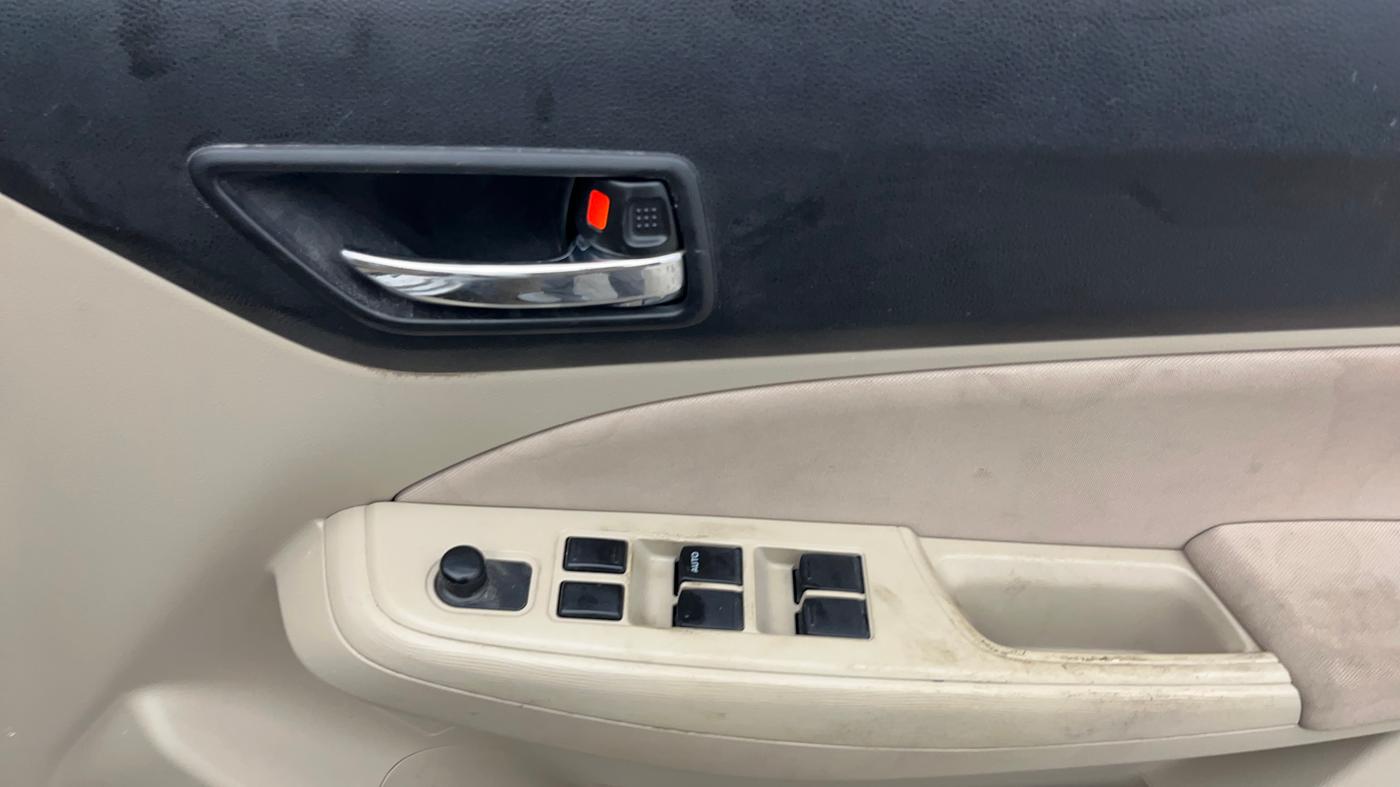2018 Maruti Dzire VXI AMT, Petrol, Automatic, 69,580 km, Driver Side Door Panels Control