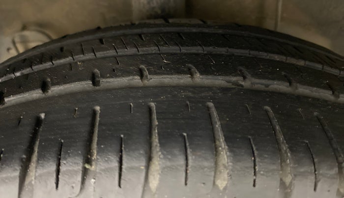 2017 Hyundai Xcent SX 1.2, Petrol, Manual, 18,349 km, Right Rear Tyre Tread