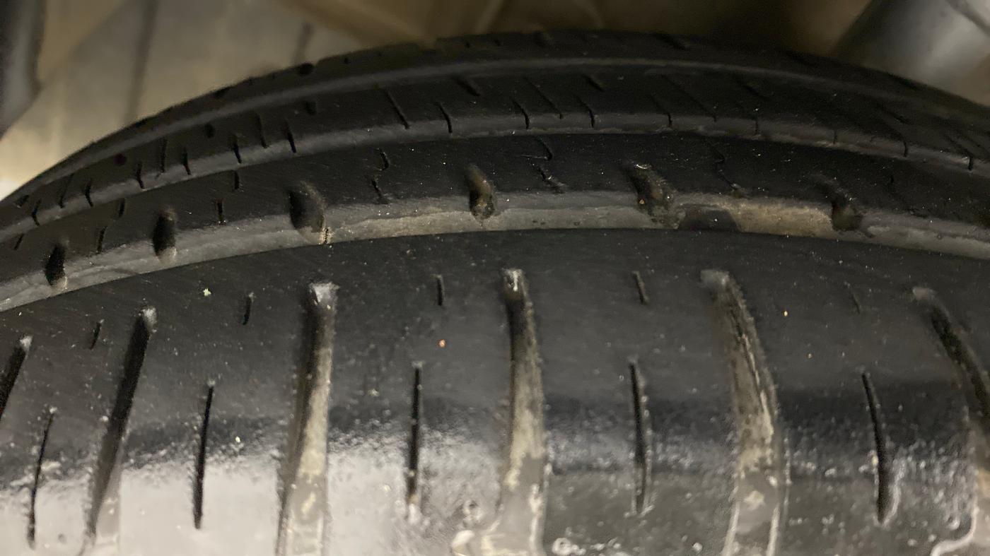 2017 Hyundai Xcent SX 1.2, Petrol, Manual, 18,349 km, Left Front Tyre Tread