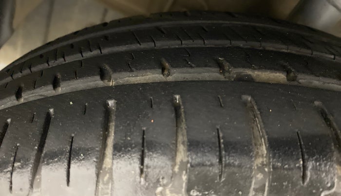 2017 Hyundai Xcent SX 1.2, Petrol, Manual, 18,349 km, Left Front Tyre Tread