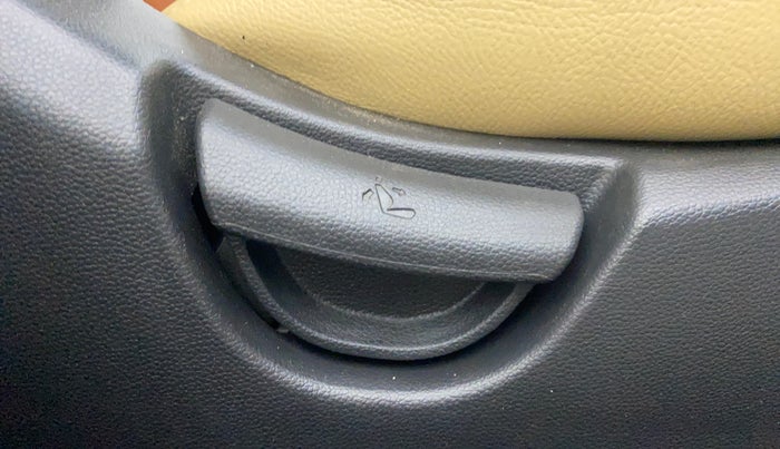 2019 Hyundai Grand i10 SPORTZ AT 1.2 KAPPA VTVT, Petrol, Automatic, 13,658 km, Driver Side Adjustment Panel