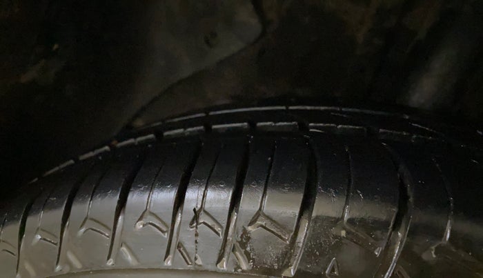 2016 Hyundai Elite i20 SPORTZ 1.2, Petrol, Manual, 41,027 km, Right Rear Tyre Tread