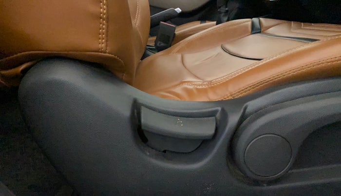 2016 Hyundai Elite i20 SPORTZ 1.2, Petrol, Manual, 41,027 km, Driver Side Adjustment Panel